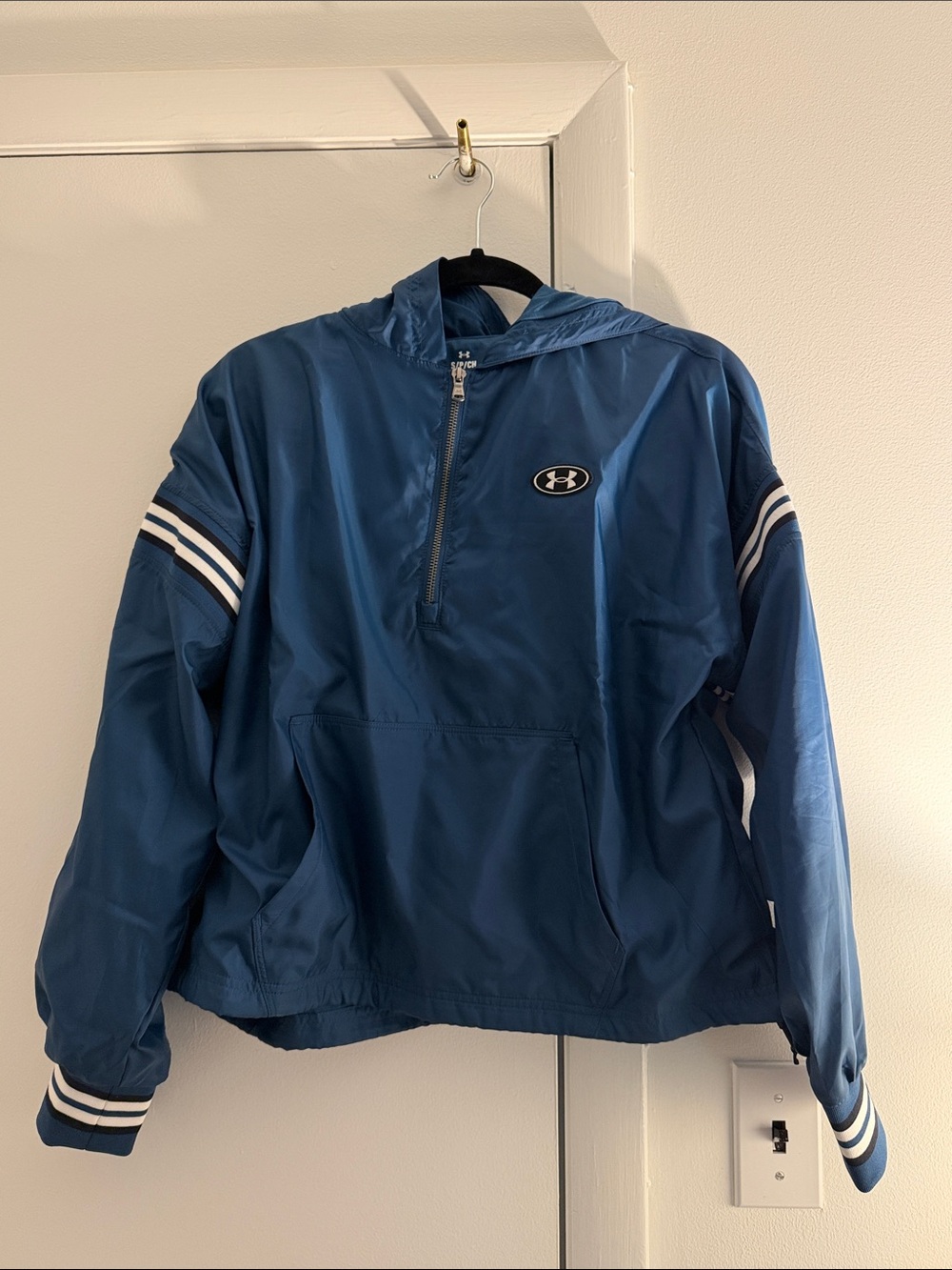 NWOT Under Armour Blue Hooded Half-Zip Pullover with White Stripe Accents